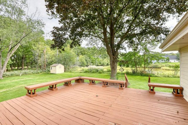 N17W27304 Lakefield DRIVE, Pewaukee, WI 53072