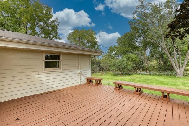 N17W27304 Lakefield DRIVE, Pewaukee, WI 53072