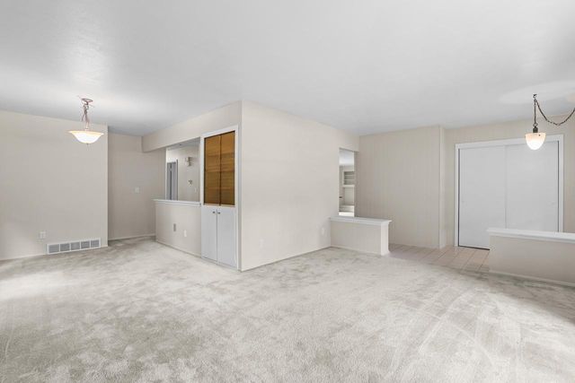 N17W27304 Lakefield DRIVE, Pewaukee, WI 53072