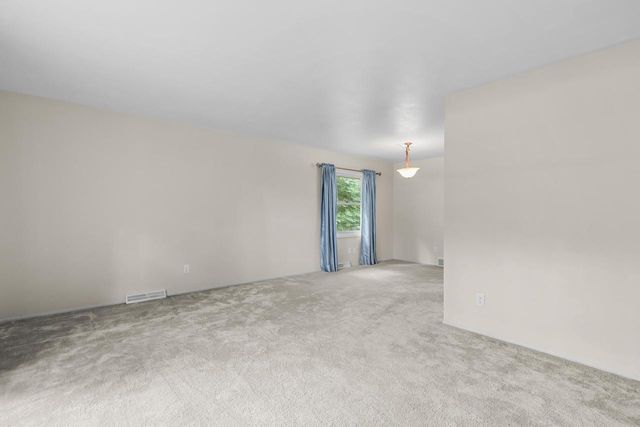 N17W27304 Lakefield DRIVE, Pewaukee, WI 53072