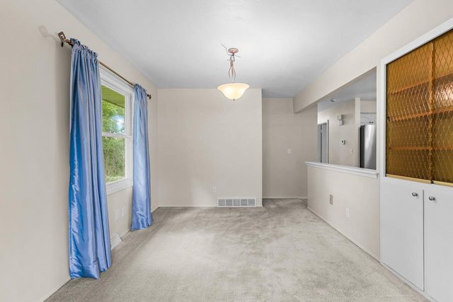 N17W27304 Lakefield DRIVE, Pewaukee, WI 53072