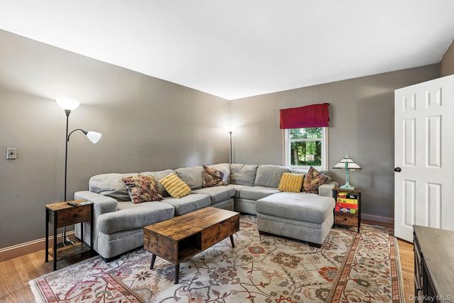 28 Moseman Avenue, Katonah, NY 10536