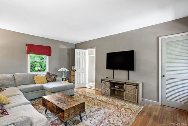 28 Moseman Avenue, Katonah, NY 10536