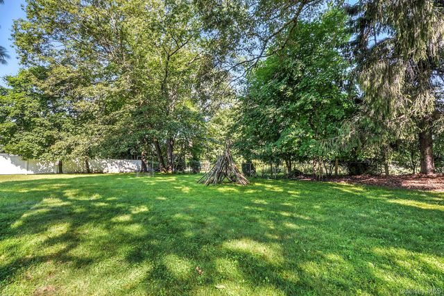 28 Moseman Avenue, Katonah, NY 10536