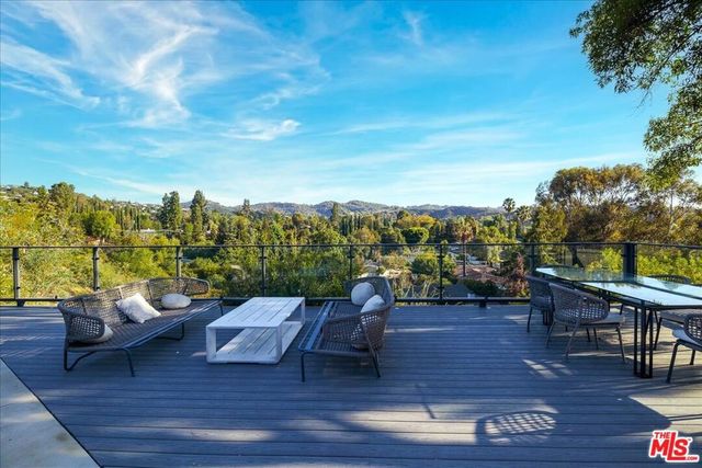 20326 Alerion Place, Los Angeles, CA 91364