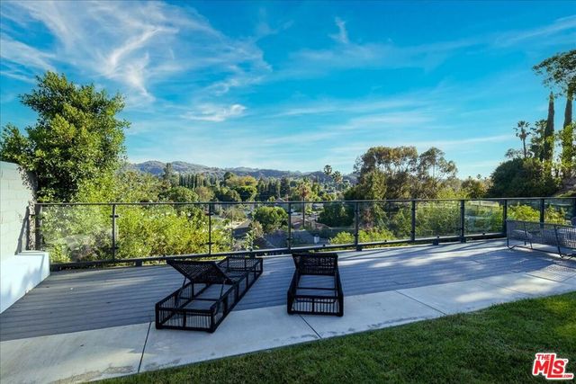 20326 Alerion Place, Los Angeles, CA 91364