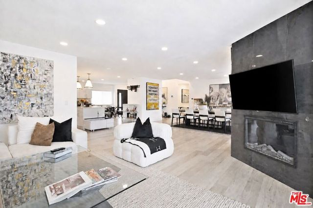 20326 Alerion Place, Los Angeles, CA 91364