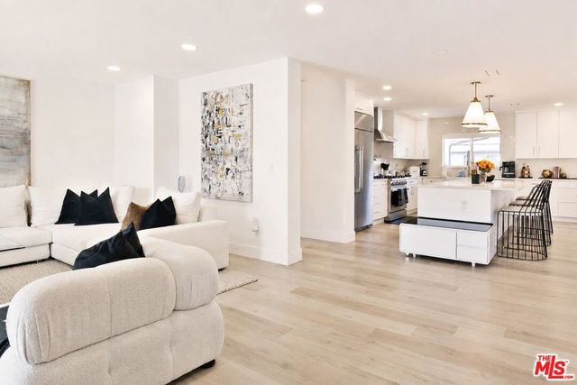 20326 Alerion Place, Los Angeles, CA 91364