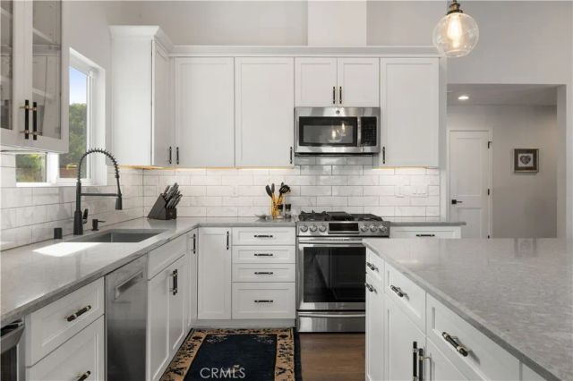 2049 Monrovia, Costa Mesa, CA 92627