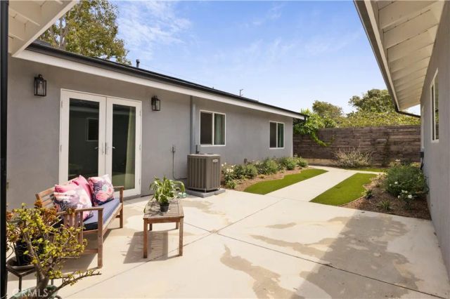2049 Monrovia, Costa Mesa, CA 92627