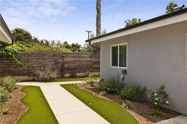 2049 Monrovia, Costa Mesa, CA 92627