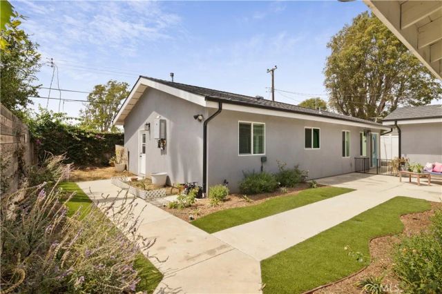 2049 Monrovia, Costa Mesa, CA 92627