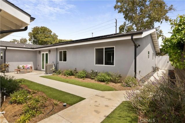 2049 Monrovia, Costa Mesa, CA 92627
