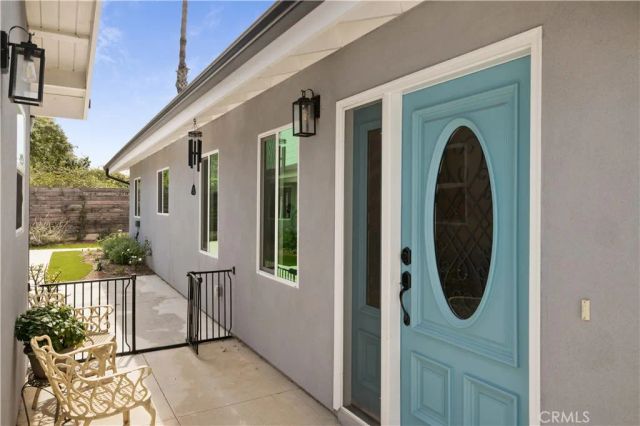 2049 Monrovia, Costa Mesa, CA 92627