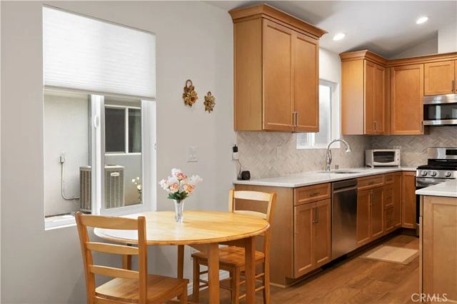 2049 Monrovia, Costa Mesa, CA 92627