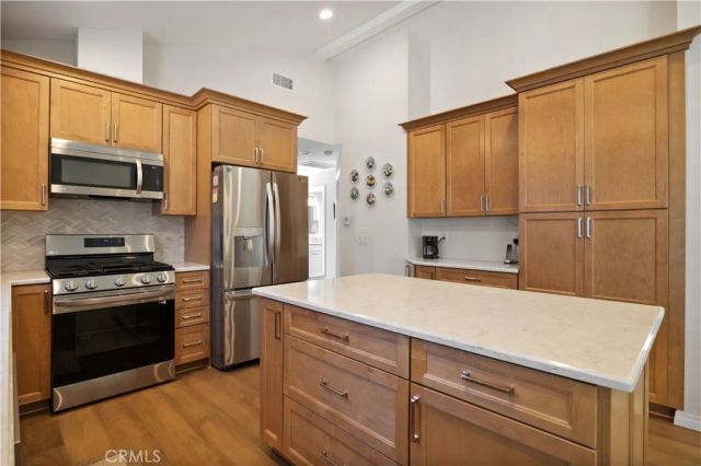 2049 Monrovia, Costa Mesa, CA 92627