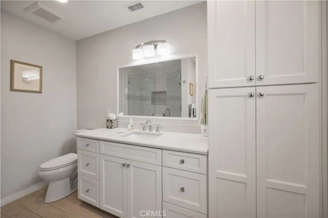 2049 Monrovia, Costa Mesa, CA 92627
