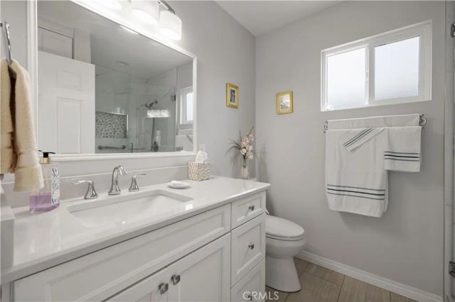 2049 Monrovia, Costa Mesa, CA 92627