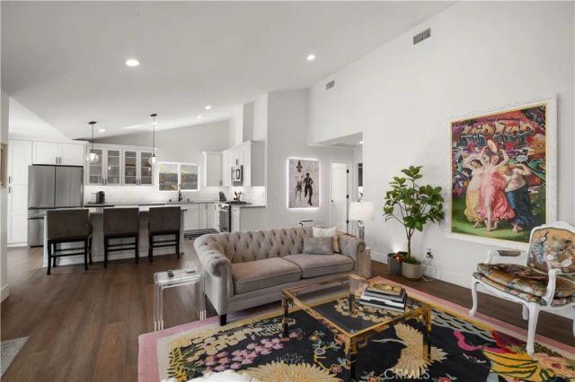 2049 Monrovia, Costa Mesa, CA 92627