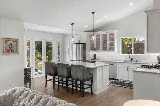 2049 Monrovia, Costa Mesa, CA 92627