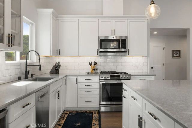 2049 Monrovia, Costa Mesa, CA 92627