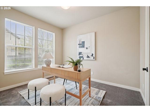 6058 Ne WHITEWOOD Dr, Hillsboro, OR 97124