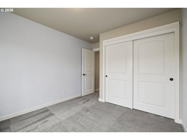 6058 Ne WHITEWOOD Dr, Hillsboro, OR 97124