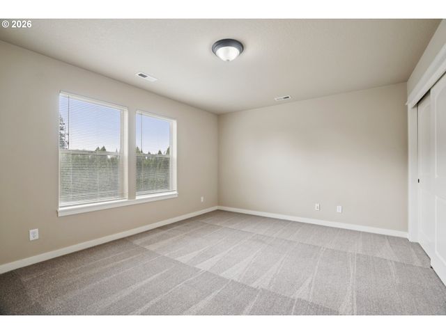 6058 Ne WHITEWOOD Dr, Hillsboro, OR 97124