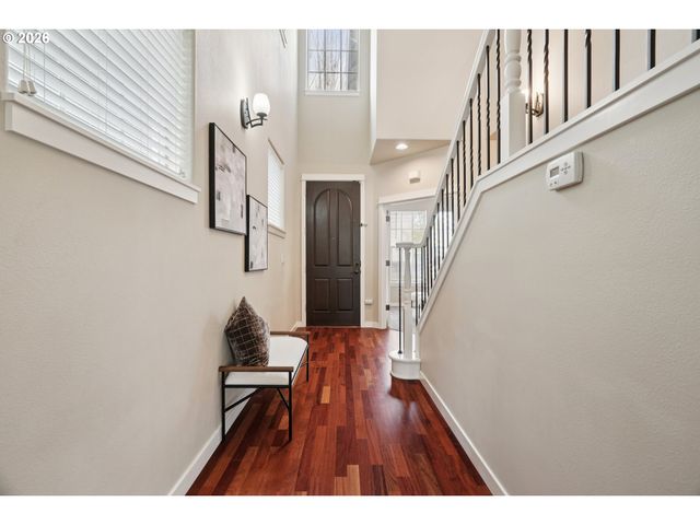 6058 Ne WHITEWOOD Dr, Hillsboro, OR 97124