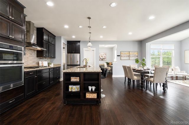 354 Findley Circle, Lake Orion Village, MI 48360