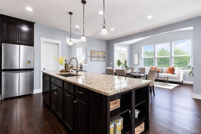 354 Findley Circle, Lake Orion Village, MI 48360