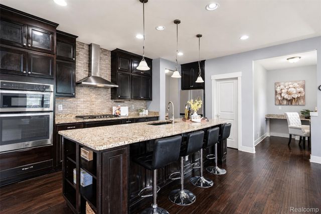 354 Findley Circle, Lake Orion Village, MI 48360