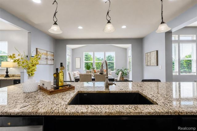 354 Findley Circle, Lake Orion Village, MI 48360