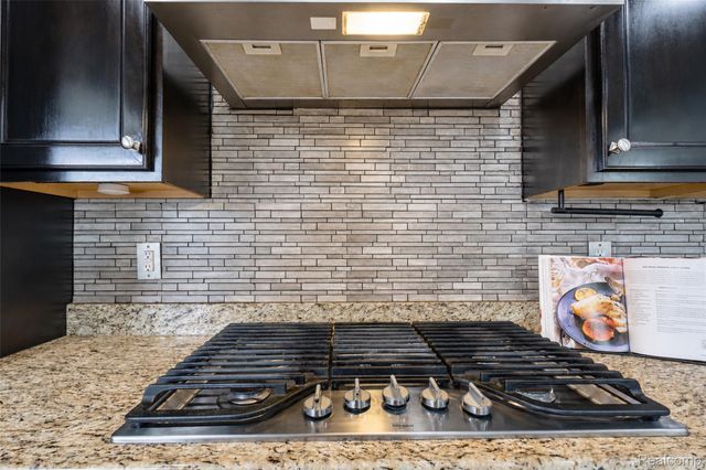 354 Findley Circle, Lake Orion Village, MI 48360