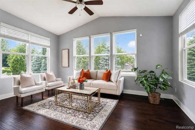 354 Findley Circle, Lake Orion Village, MI 48360