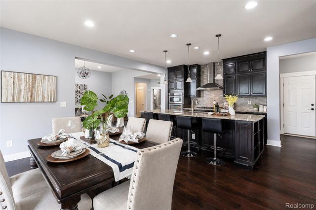 354 Findley Circle, Lake Orion Village, MI 48360