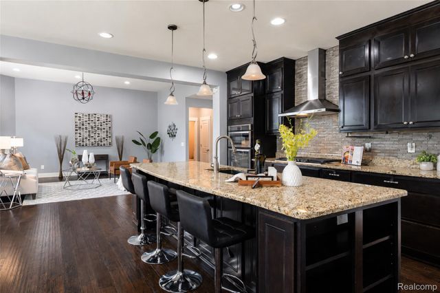 354 Findley Circle, Lake Orion Village, MI 48360