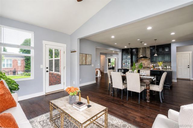 354 Findley Circle, Lake Orion Village, MI 48360