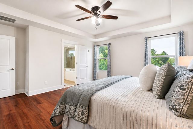 354 Findley Circle, Lake Orion Village, MI 48360