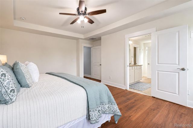 354 Findley Circle, Lake Orion Village, MI 48360