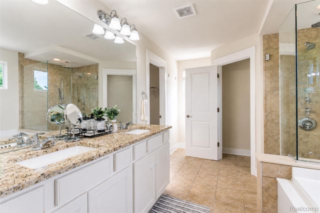 354 Findley Circle, Lake Orion Village, MI 48360