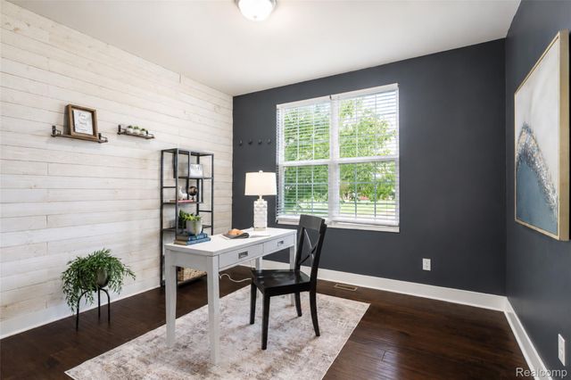 354 Findley Circle, Lake Orion Village, MI 48360