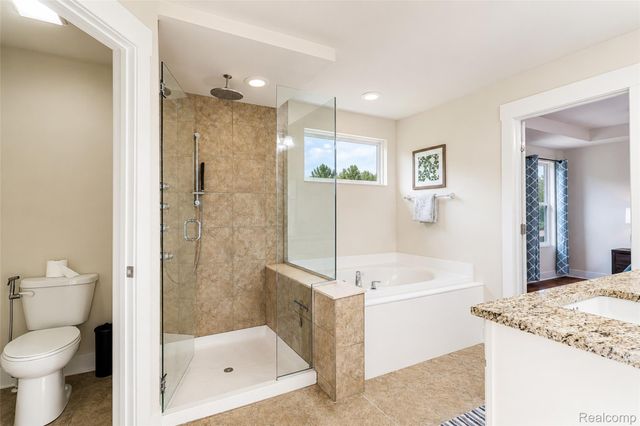 354 Findley Circle, Lake Orion Village, MI 48360