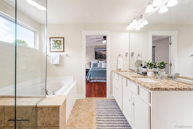 354 Findley Circle, Lake Orion Village, MI 48360