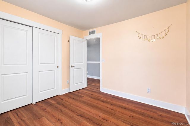 354 Findley Circle, Lake Orion Village, MI 48360