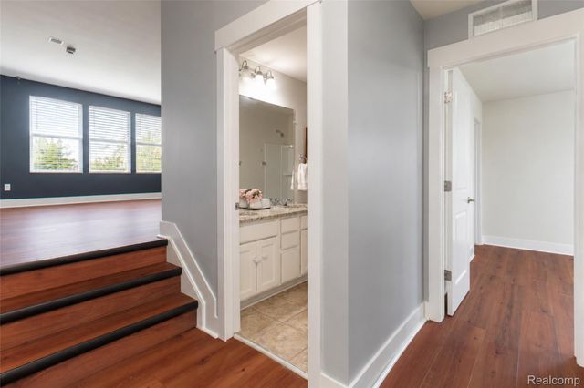 354 Findley Circle, Lake Orion Village, MI 48360