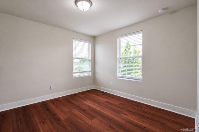 354 Findley Circle, Lake Orion Village, MI 48360
