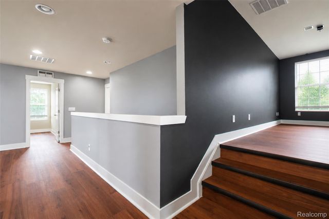354 Findley Circle, Lake Orion Village, MI 48360