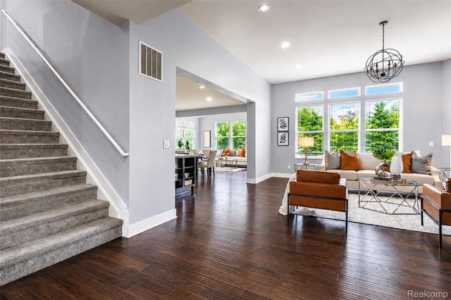354 Findley Circle, Lake Orion Village, MI 48360