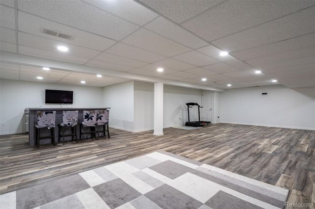 354 Findley Circle, Lake Orion Village, MI 48360